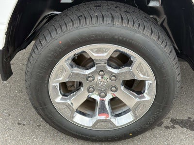 2020 RAM 1500 Big Horn Crew Cab 4x4 5'7" Box