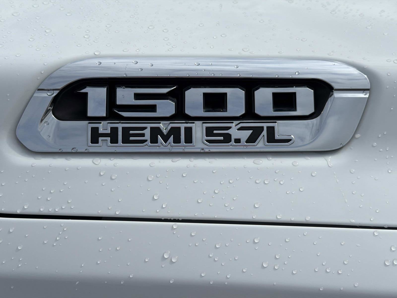 2020 RAM 1500 Big Horn Crew Cab 4x4 5'7" Box