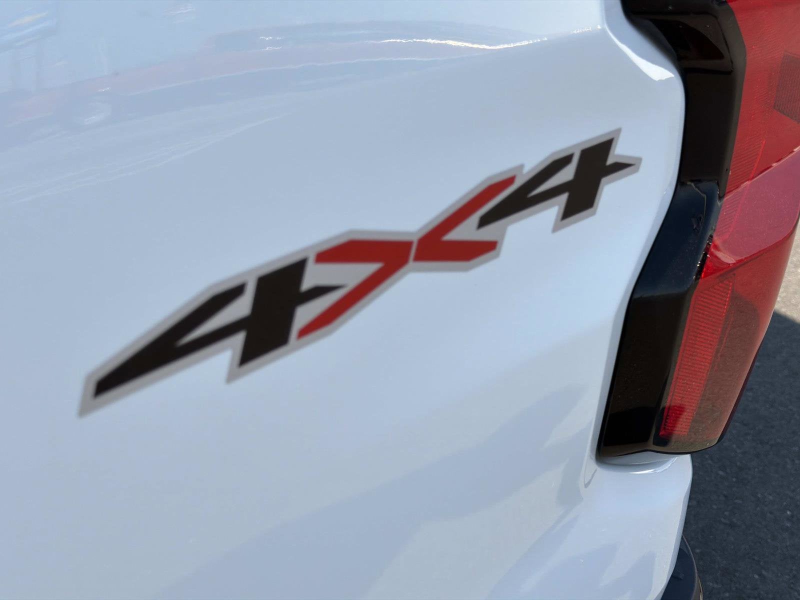 2024 Chevrolet Colorado WT