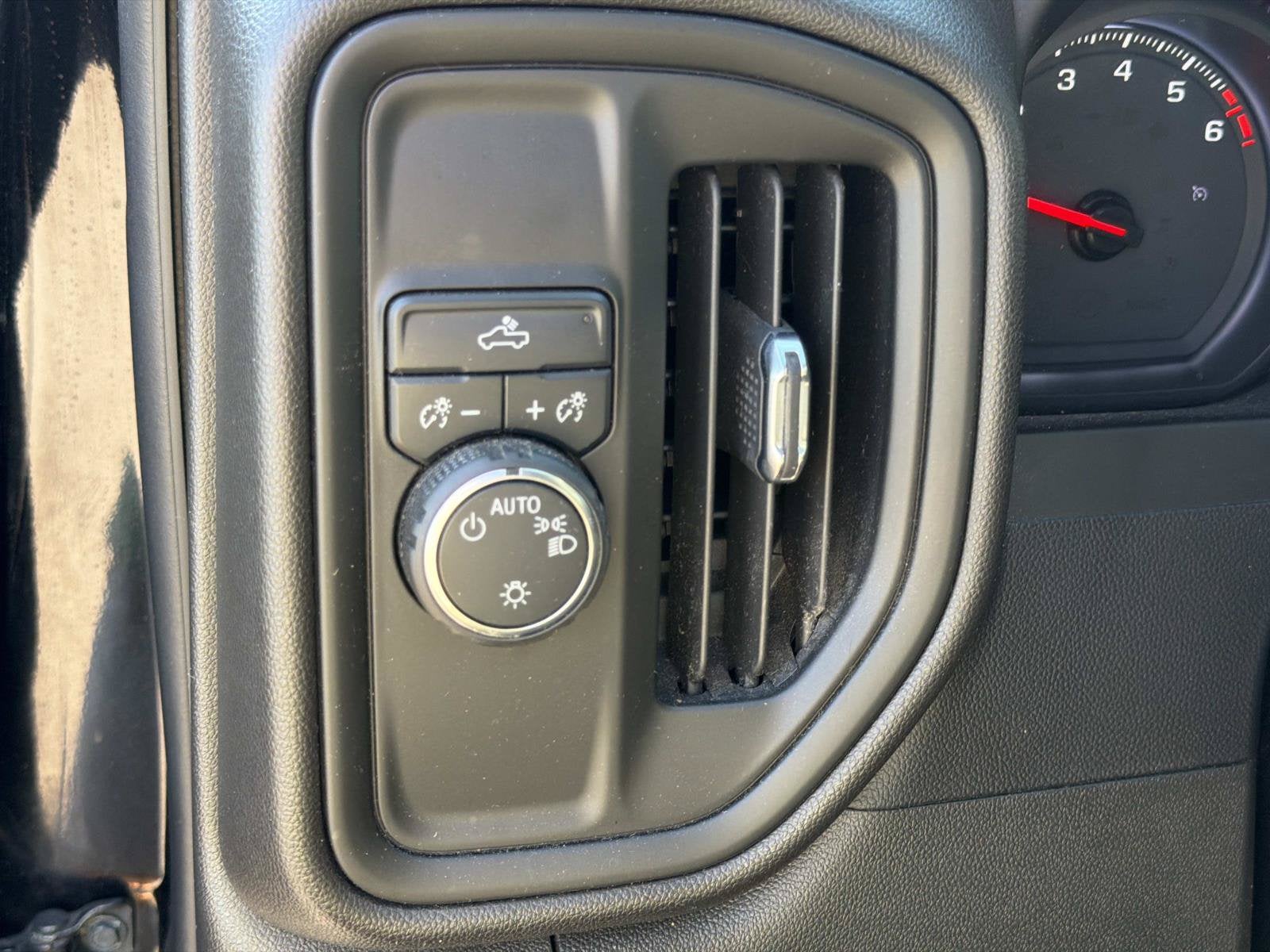 2023 Chevrolet Silverado 1500 Custom - Photo 13