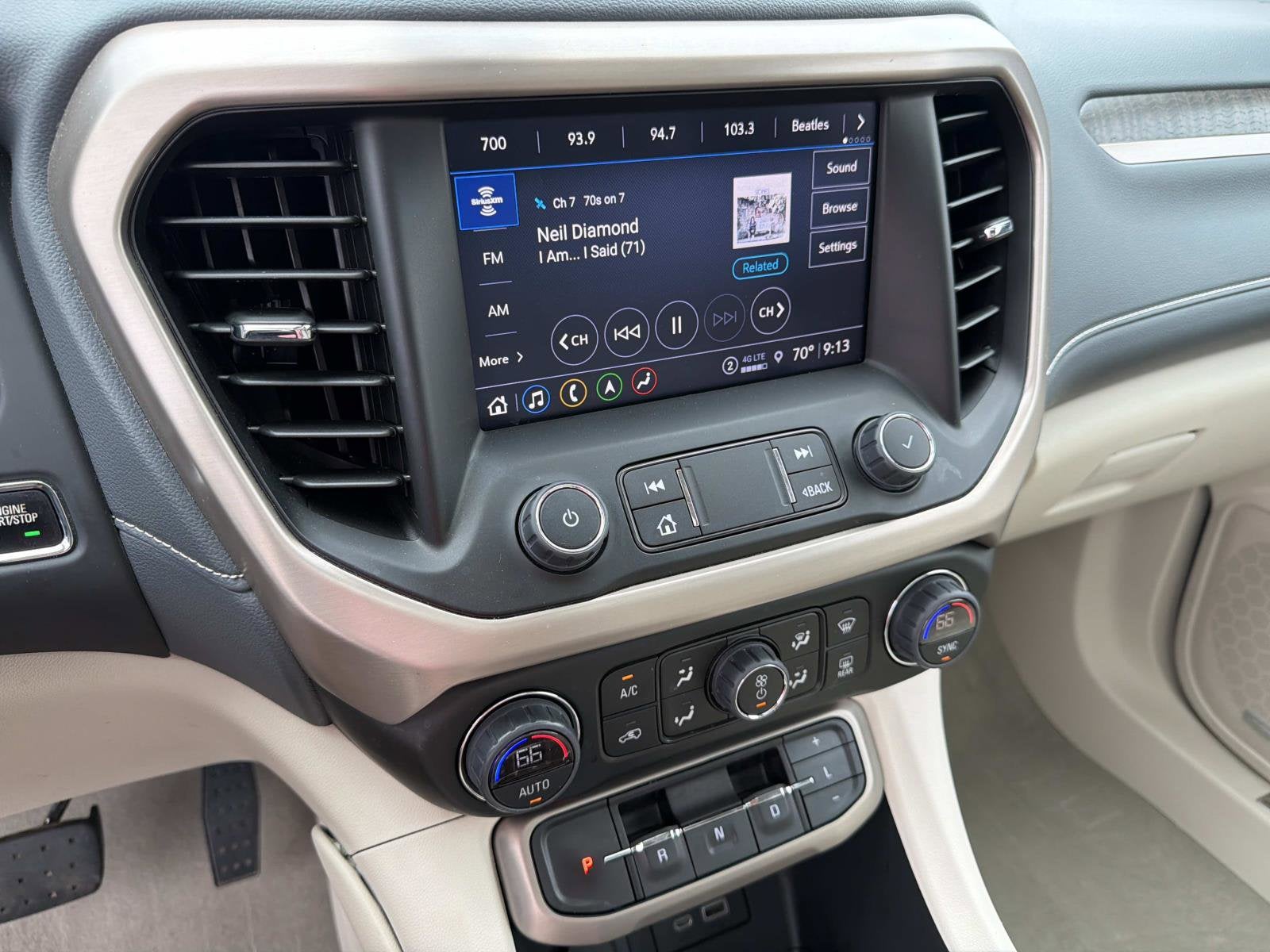 2023 GMC Acadia Denali