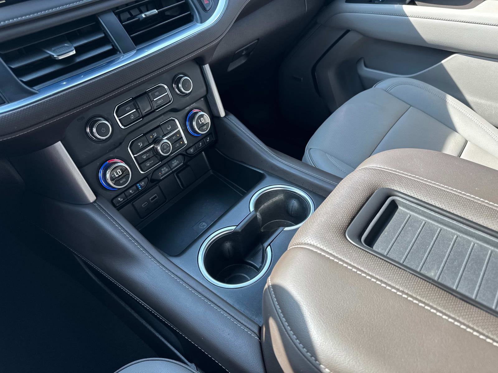 2024 GMC Yukon XL SLT