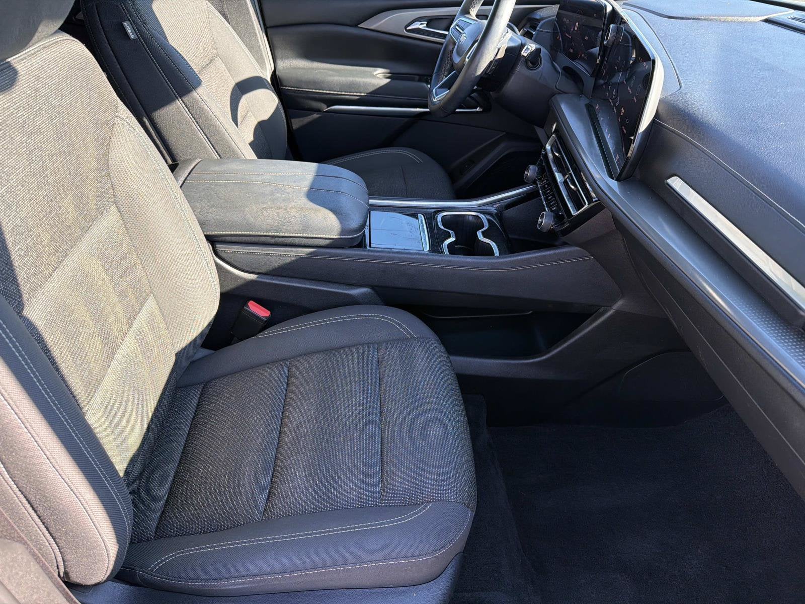 2024 Chevrolet Traverse LS