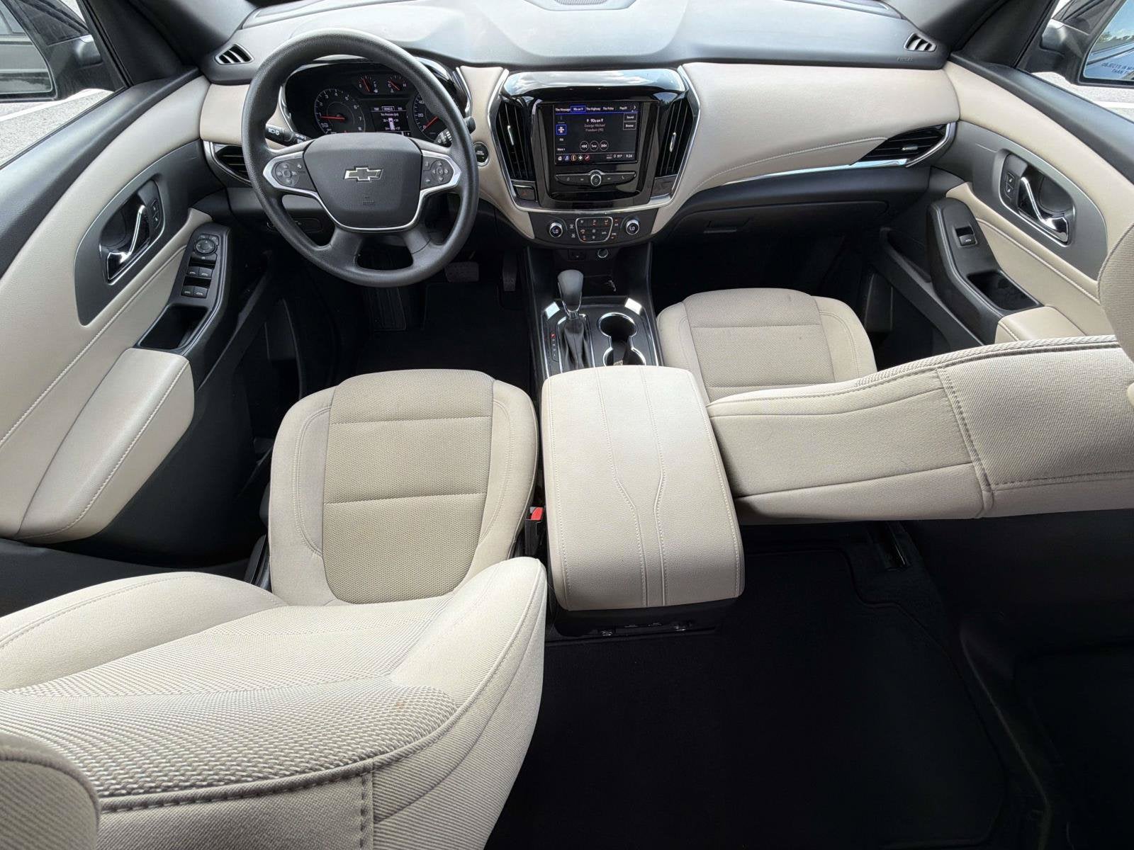 2023 Chevrolet Traverse LS - Photo 18