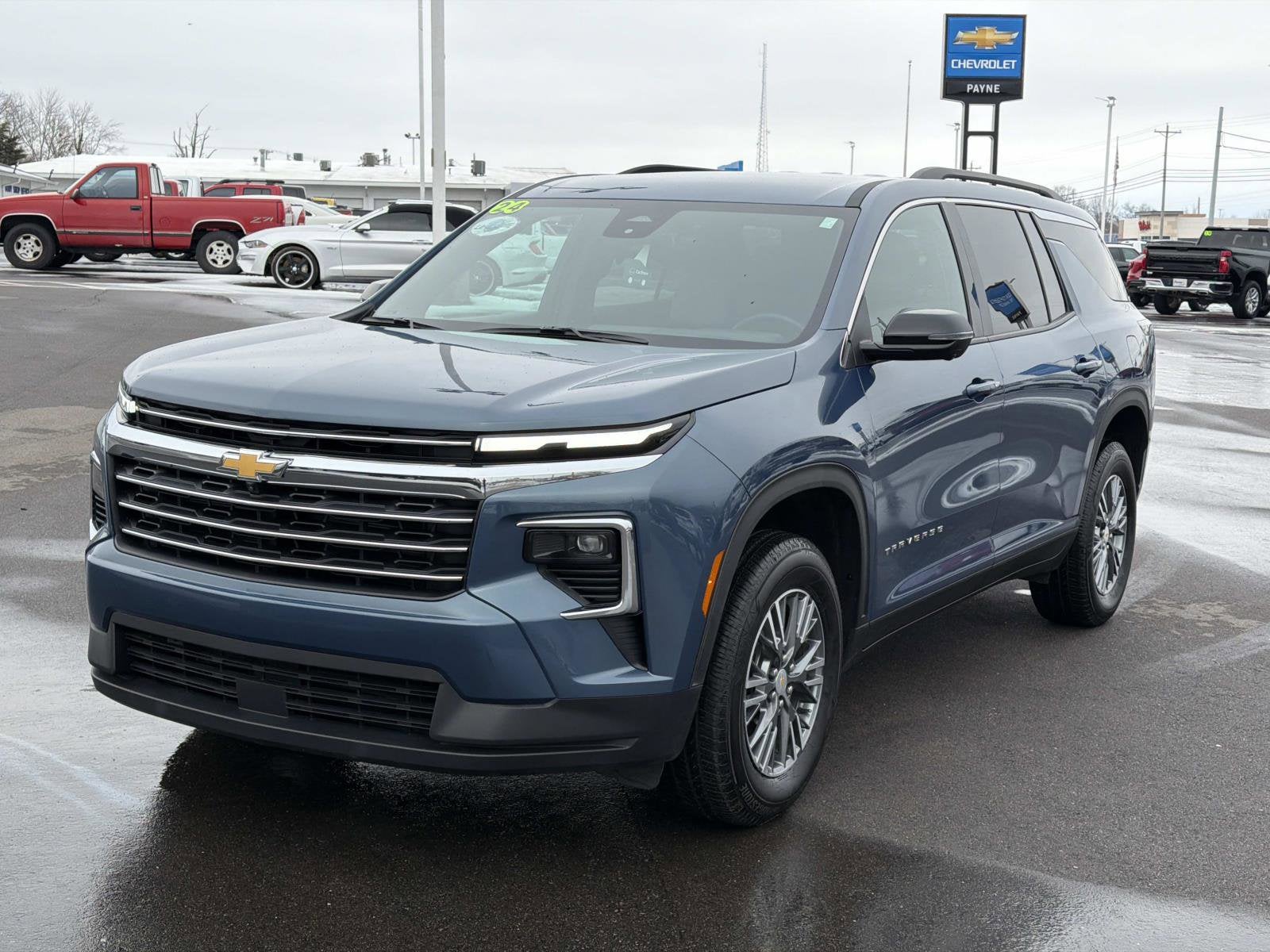 2024 Chevrolet Traverse LT