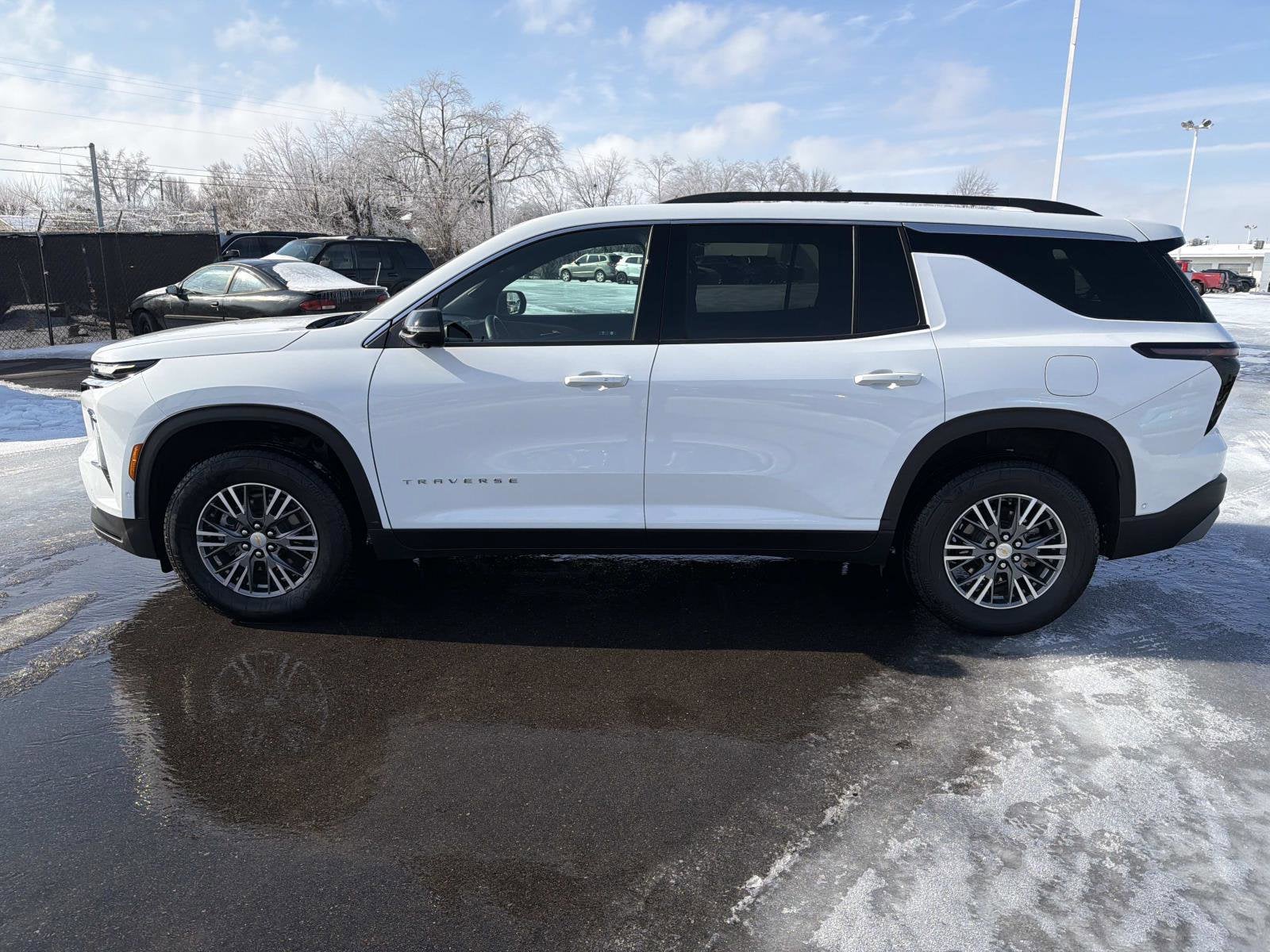 2024 Chevrolet Traverse LT