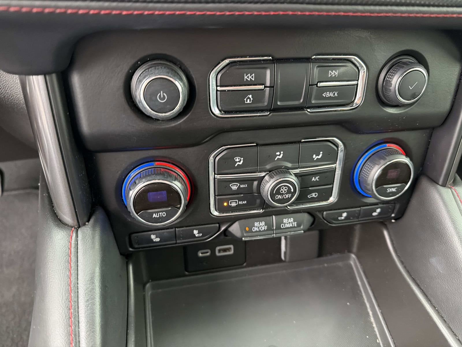 2021 Chevrolet Suburban RST