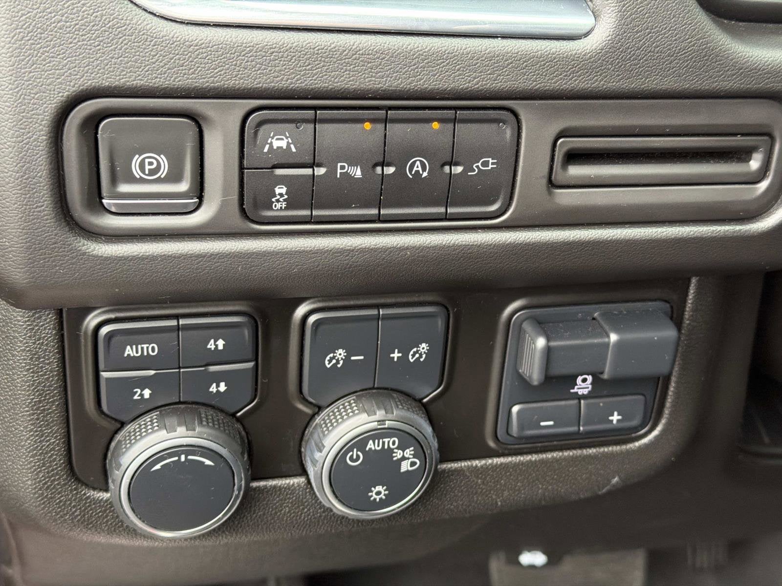 2021 Chevrolet Suburban RST