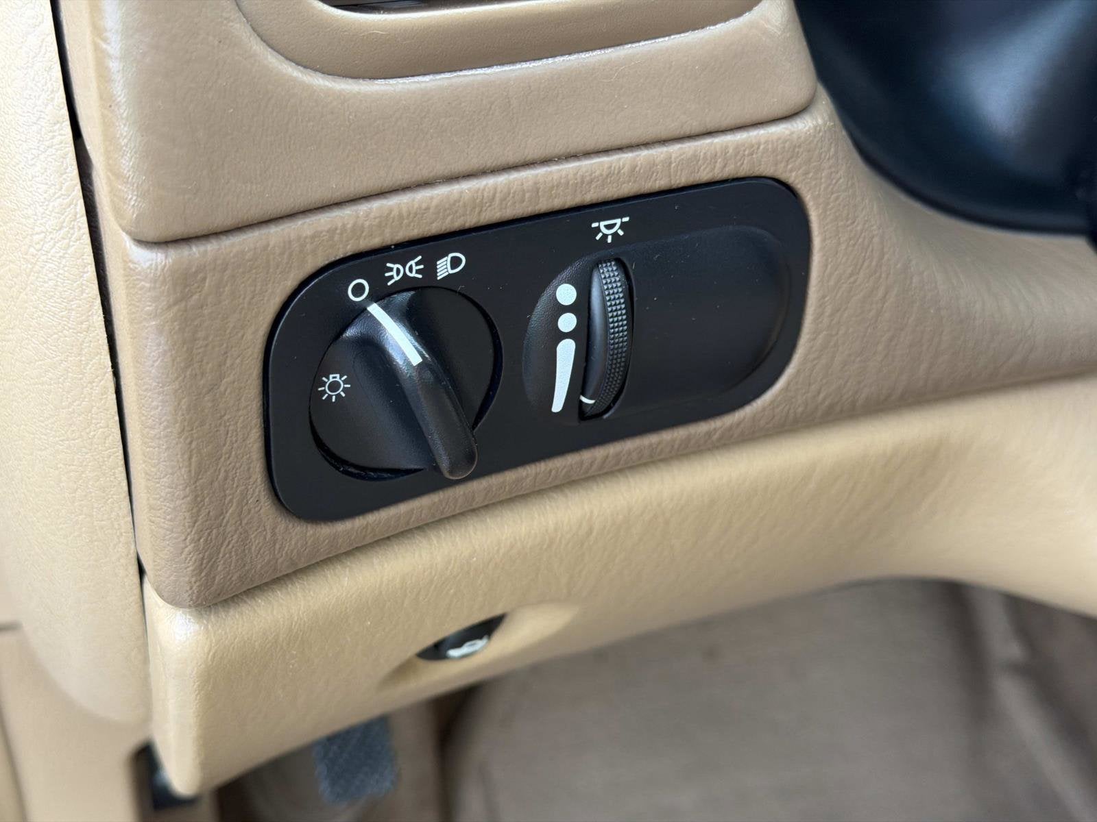 2000 Chrysler Concorde LX