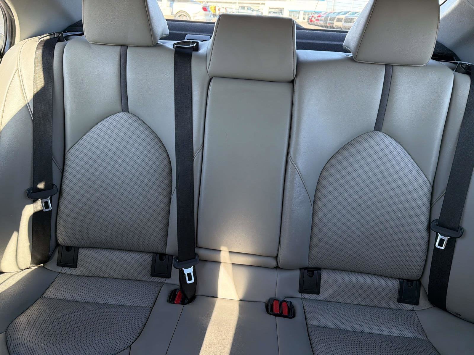 2022 Toyota Camry Hybrid XLE