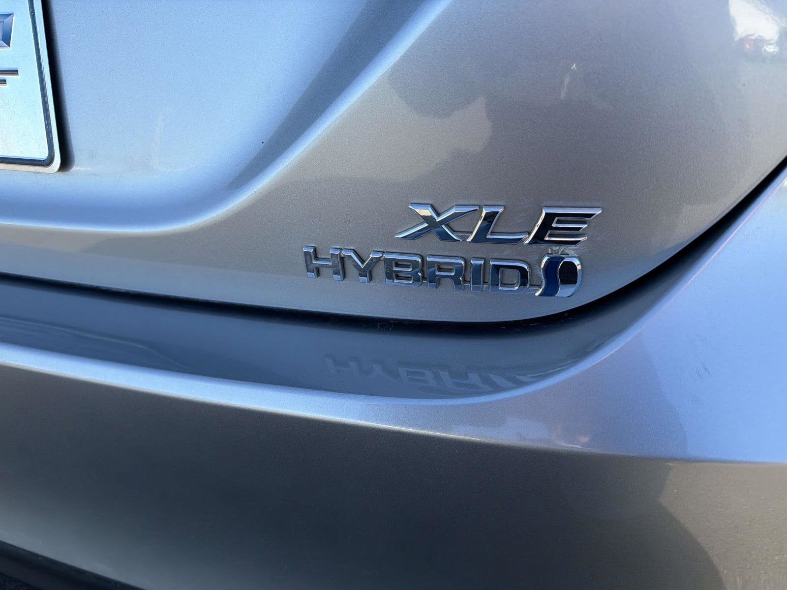 2022 Toyota Camry Hybrid XLE