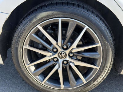 2022 Toyota Camry Hybrid XLE