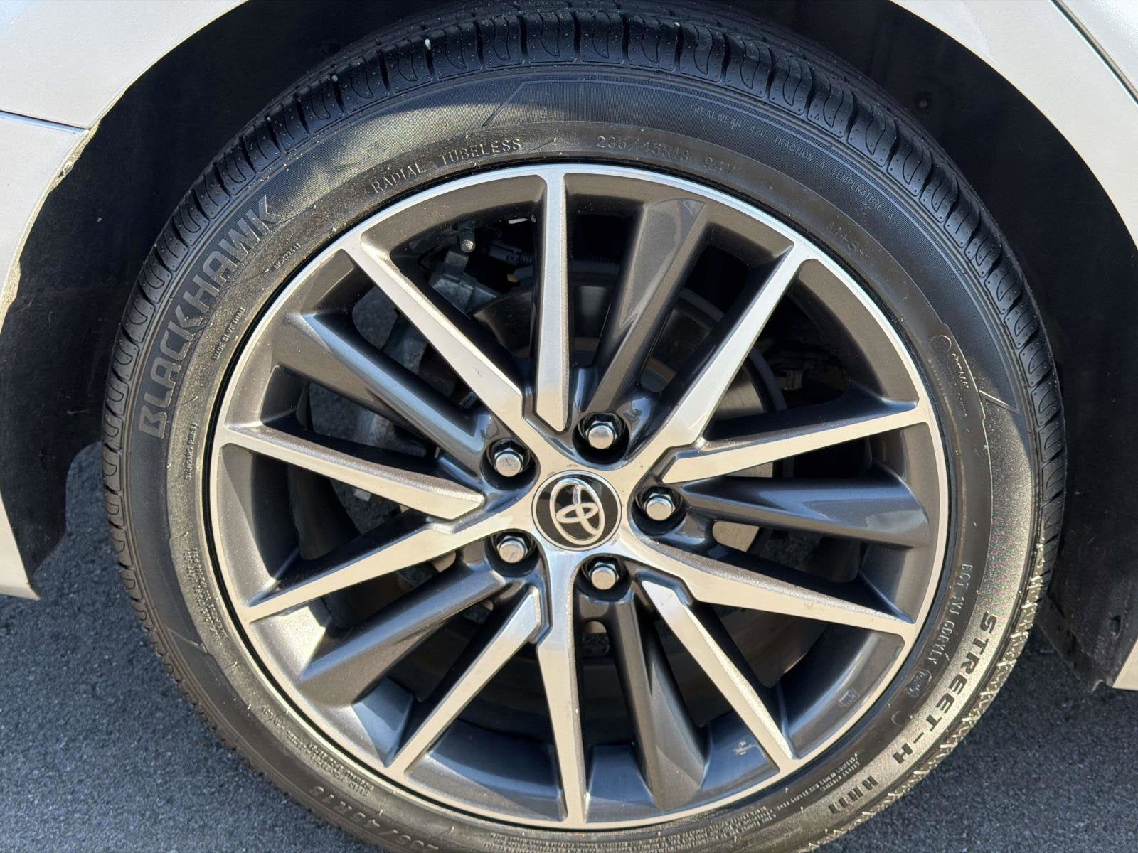 2022 Toyota Camry Hybrid XLE