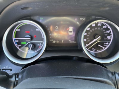 2022 Toyota Camry Hybrid XLE