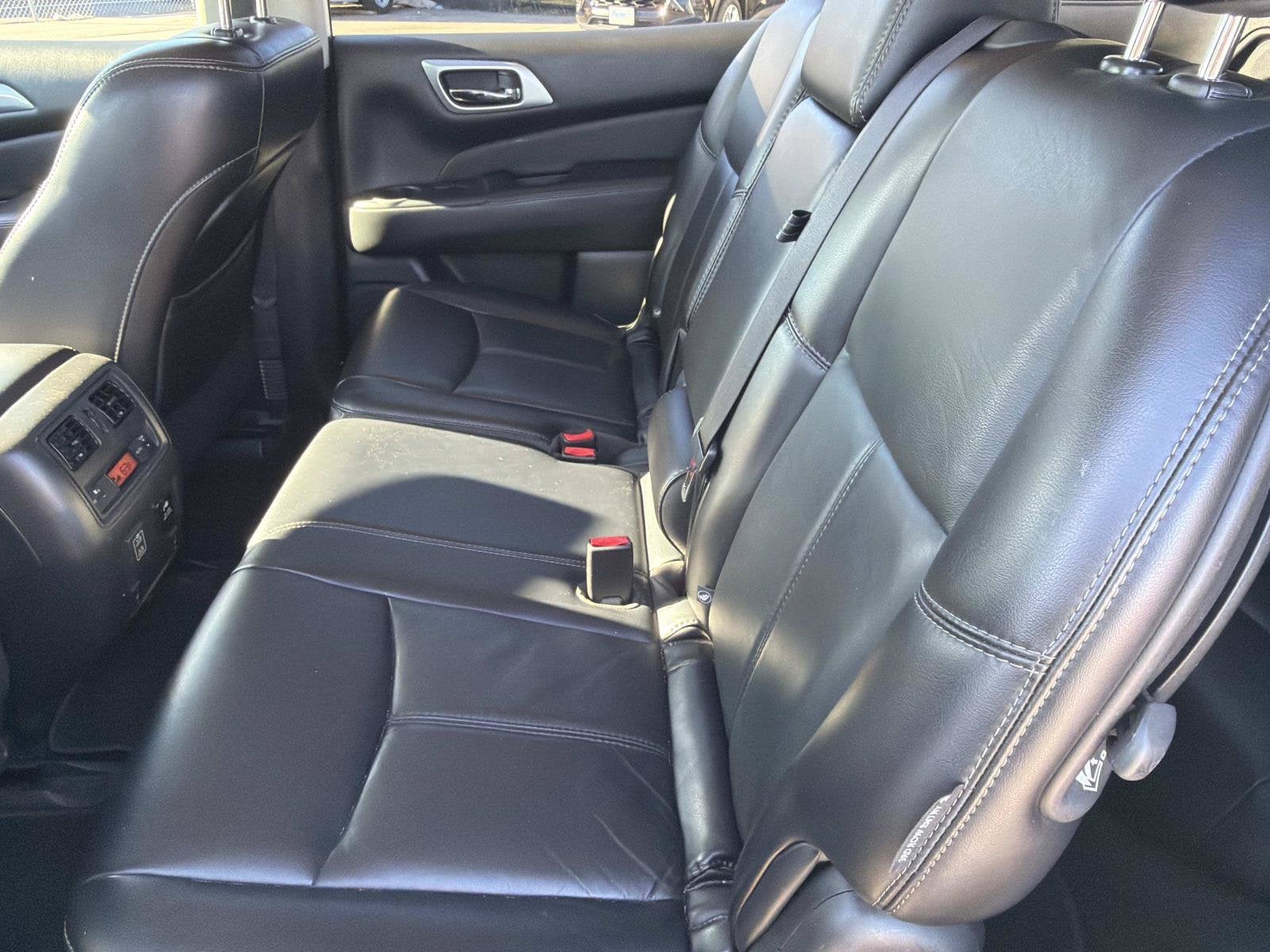 2018 Nissan Pathfinder SL