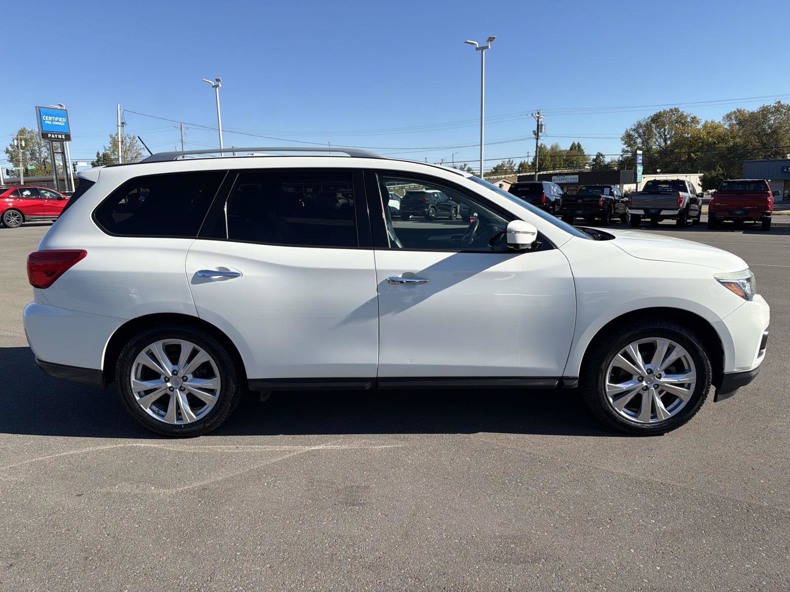 2018 Nissan Pathfinder SL