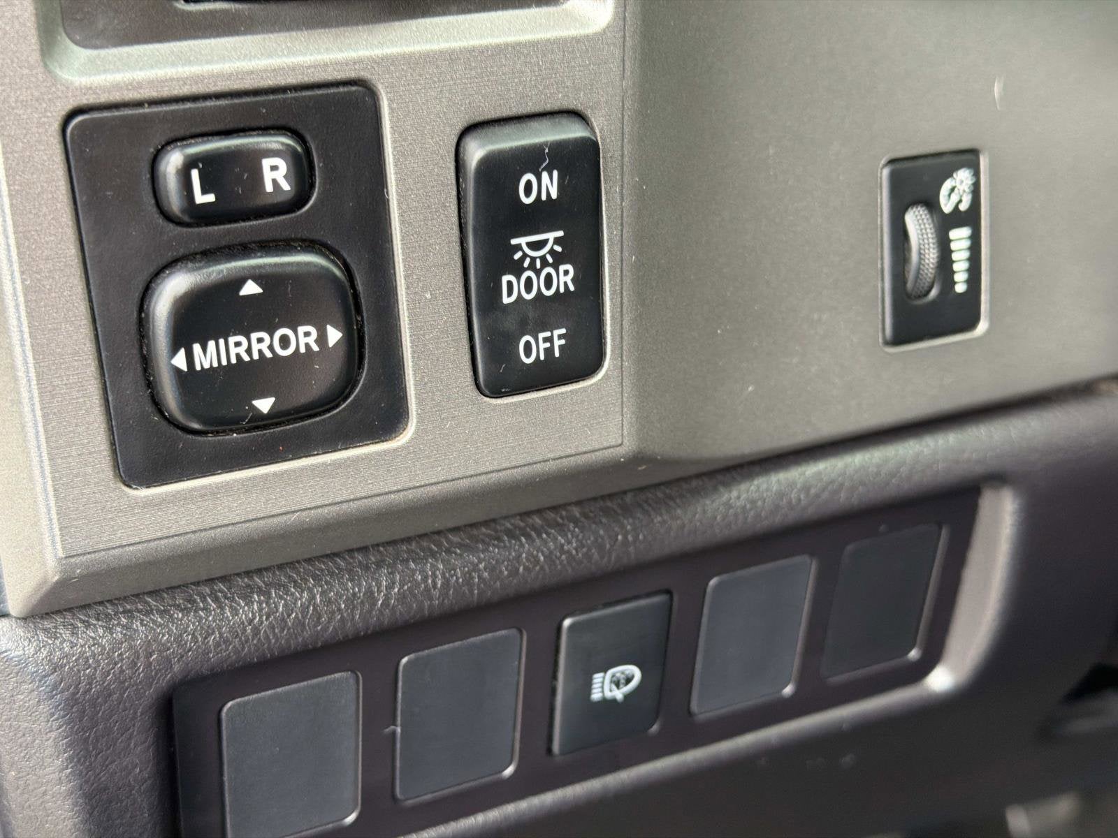 2015 Toyota Sequoia SR5