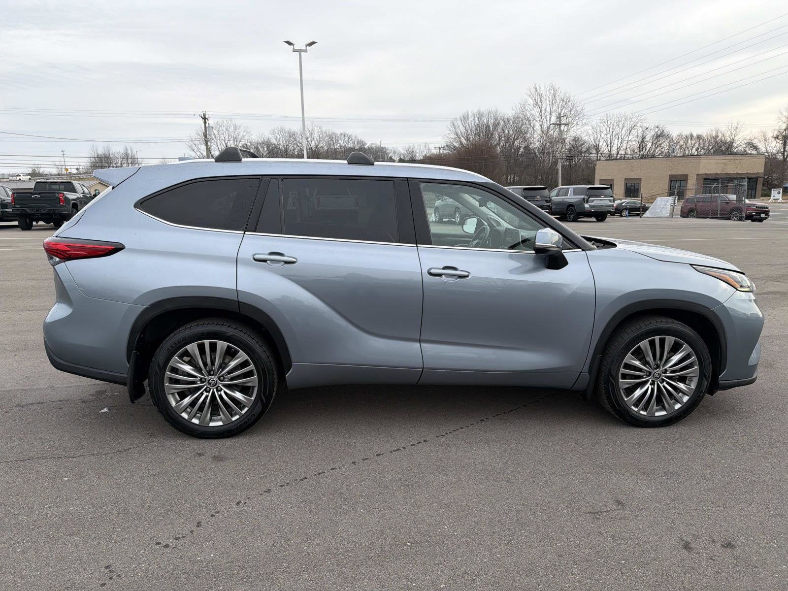 2022 Toyota Highlander Platinum
