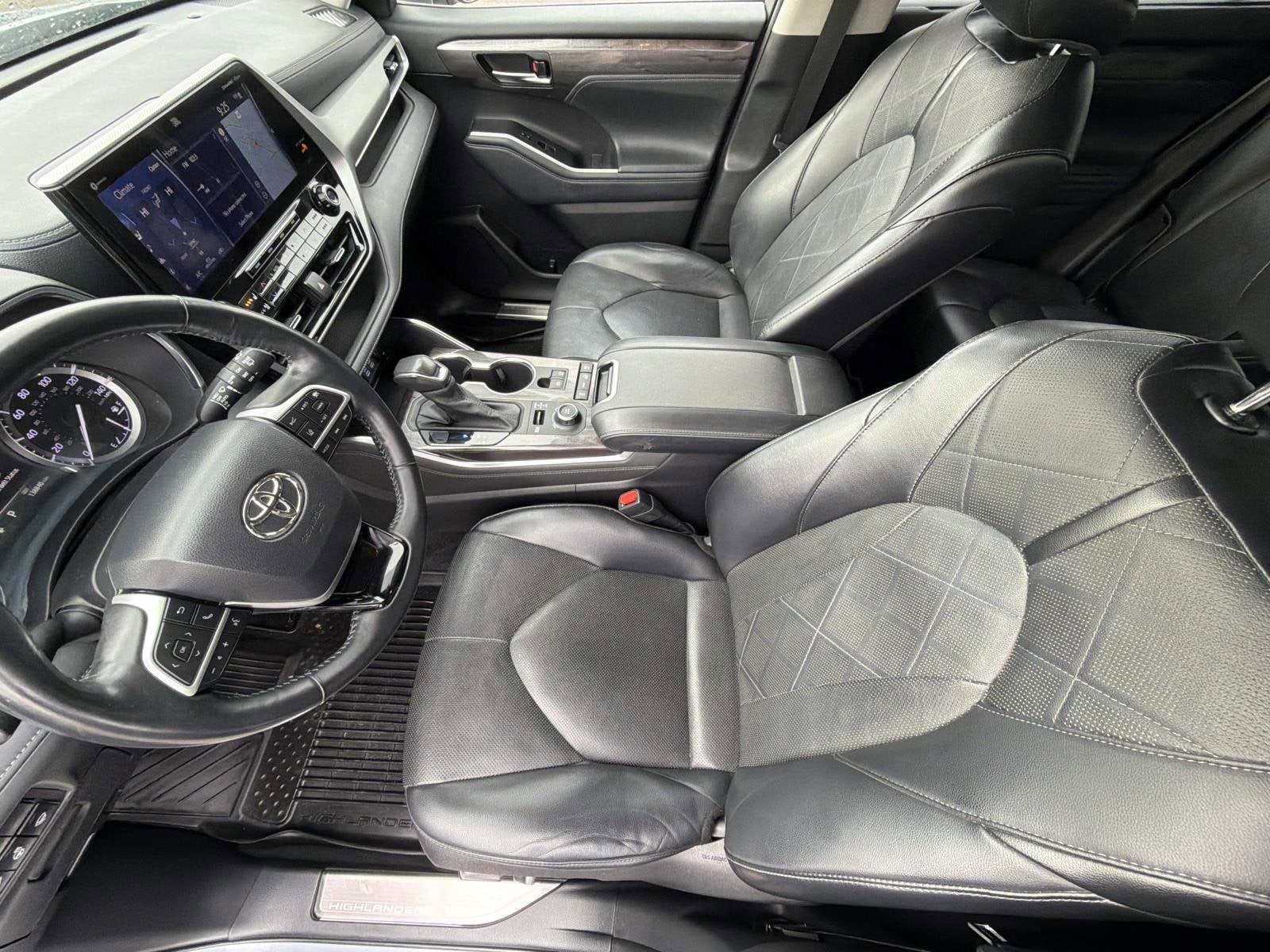 2022 Toyota Highlander Platinum